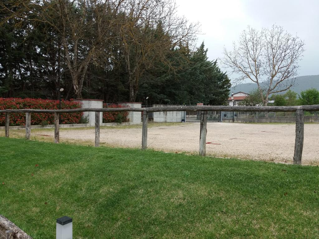 Il Boscaiolo Affittacamere Preturo Exterior photo